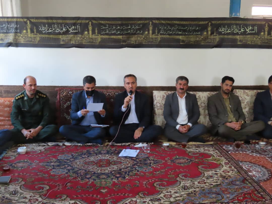 فرماندار شهرستان چایپاره از روستای آجای بازدید و با مردم شریف آن روستا دیدار نمود