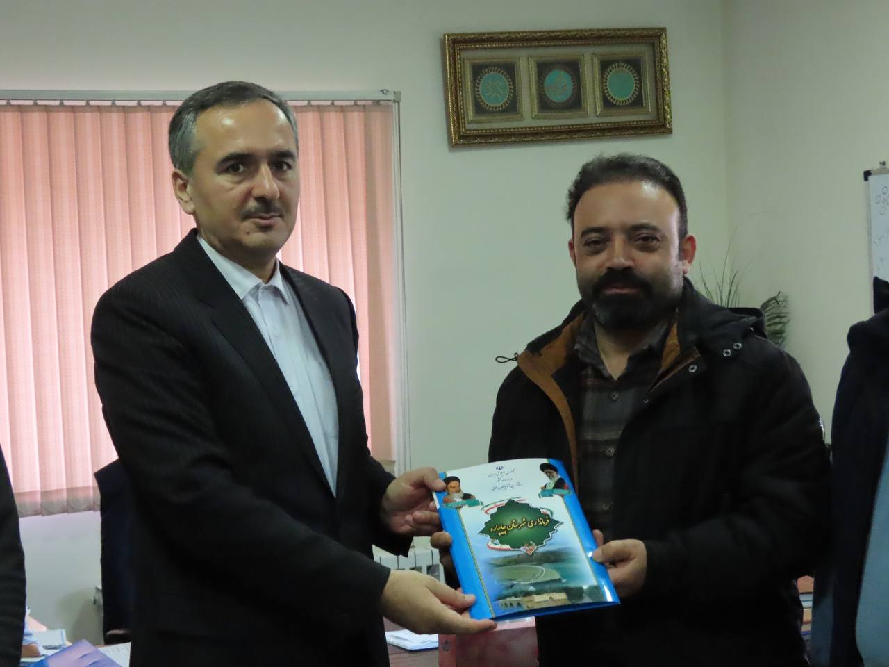 بازدید سرزده سعید شکورزاده فرماندار چایپاره از اداره گاز