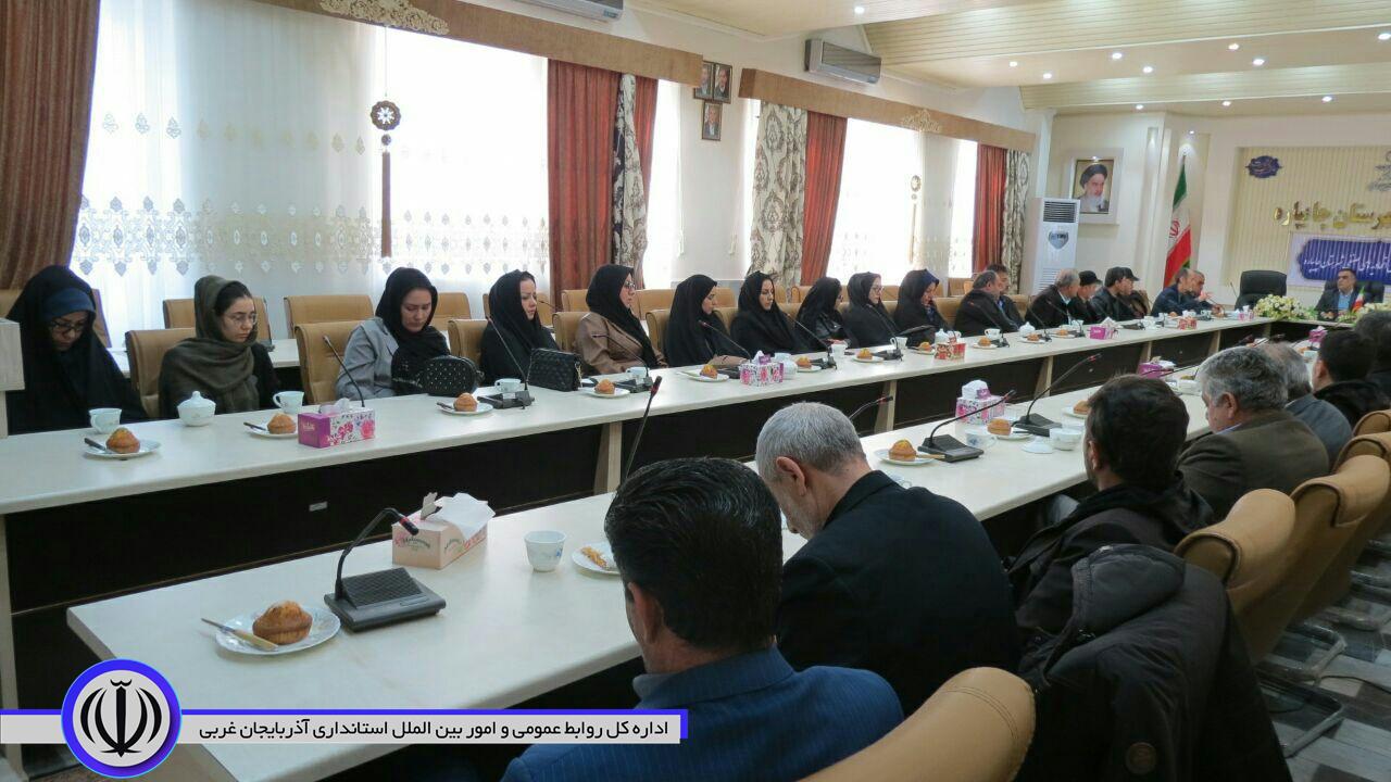 جلسه مسئولین اتاق اصناف و اتحادیه های وابسته با فرماندار شهرستان چایپاره برگزار شد.