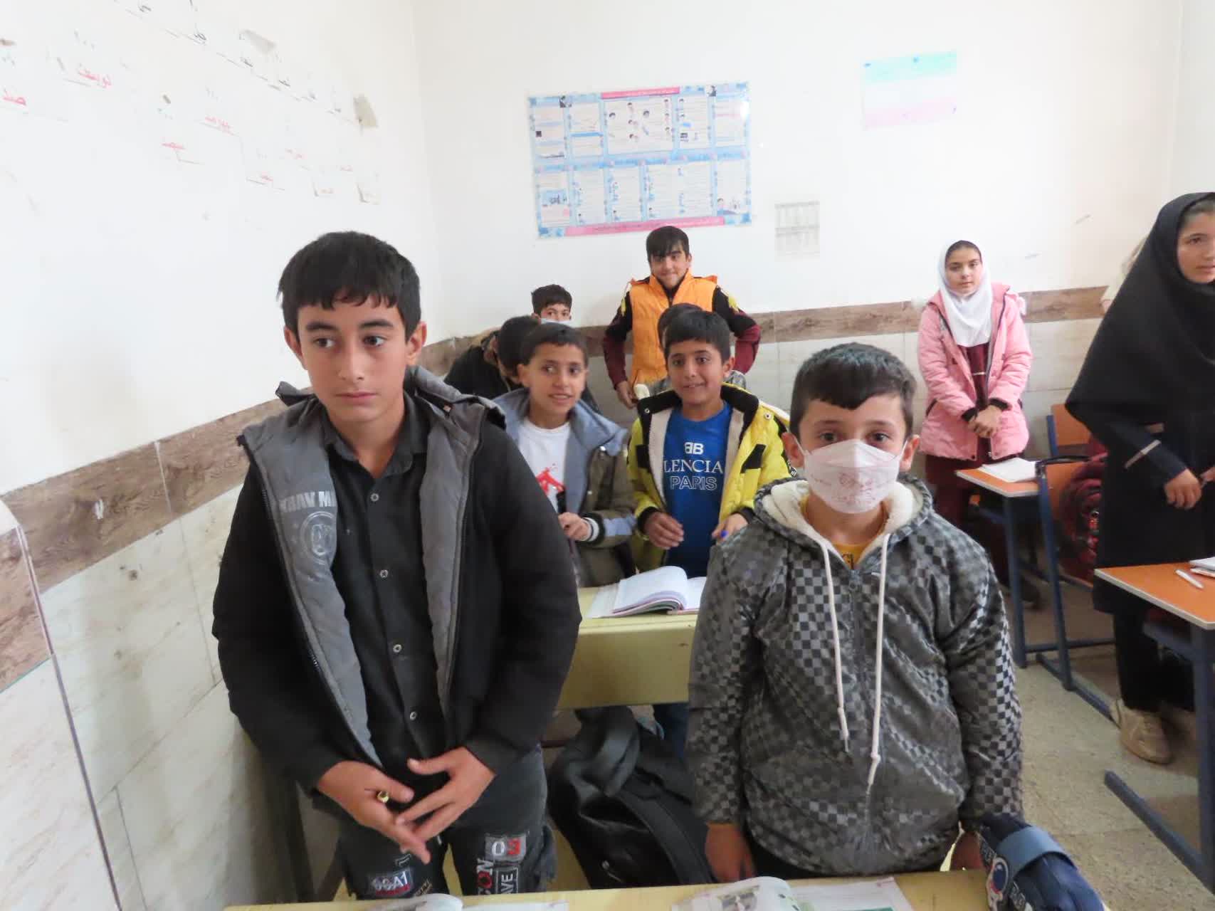 بازدید فرماندار شهرستان چایپاره از دبستان امین روستای طاهر آباد