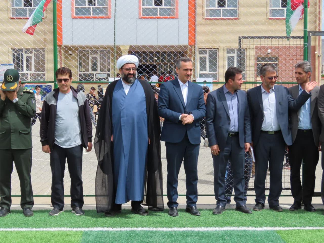 آیین افتتاح زمین چمن مصنوعی شهید الداغی هنرستان امام خمینی(ره) با حضور فرماندار چایپاره
