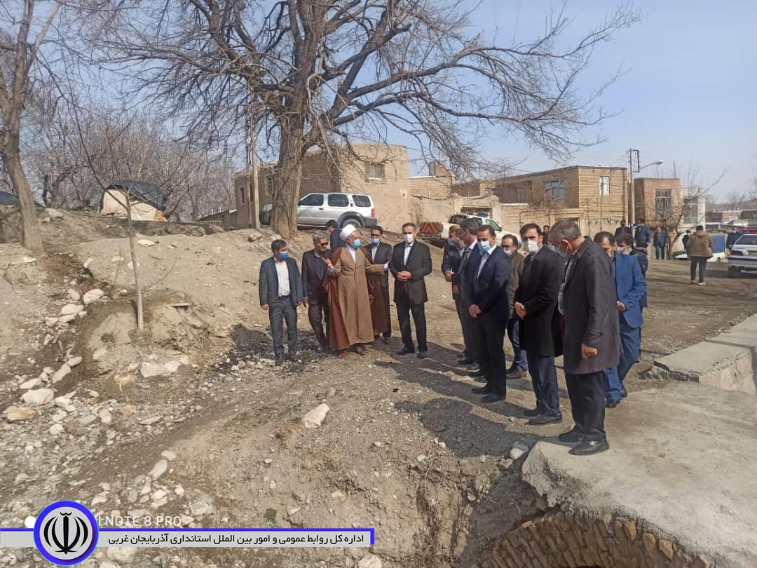 بازدید فرماندار و روساء و مدیران از روستای باستانی چورس از توابع بخش مرکزی شهرستان چایپاره