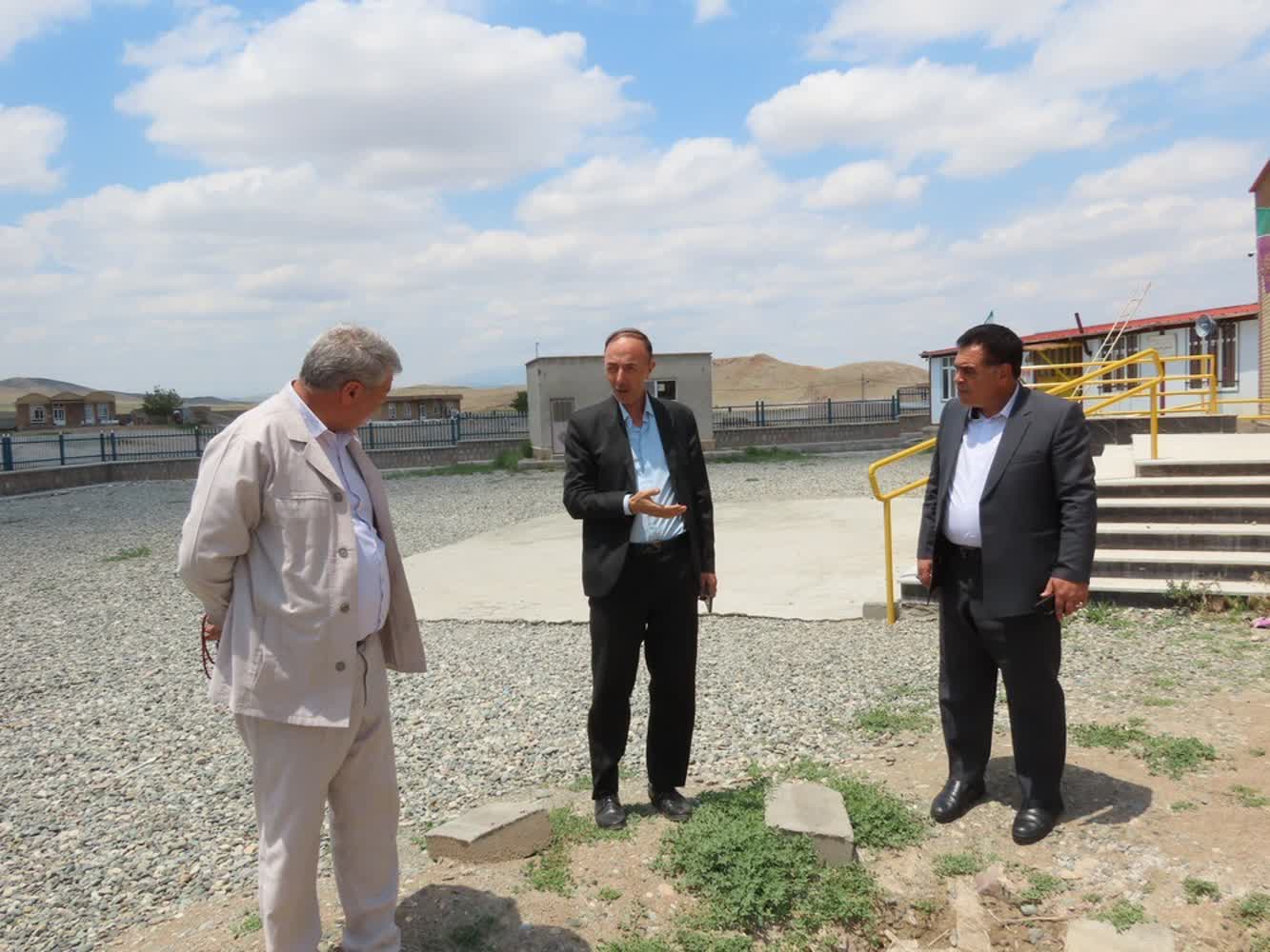 بازدید فرماندار چایپاره از مدرسه عشایری حکمت روستای شیرین‌بلاغ