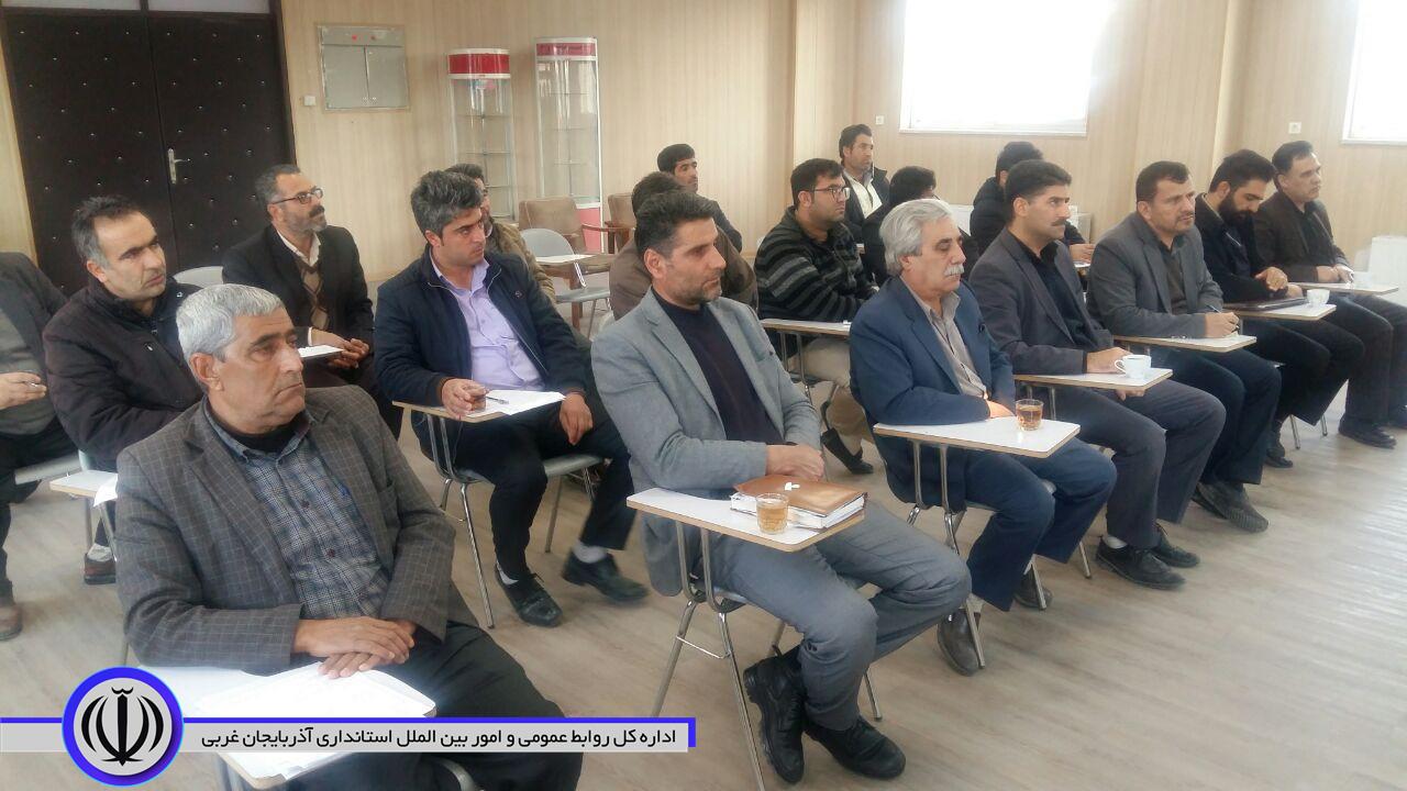 نهمین نشست مشورتی دهیاران بخش مرکزی شهرستان چایپاره در محل بخشداری برگزار گردید.