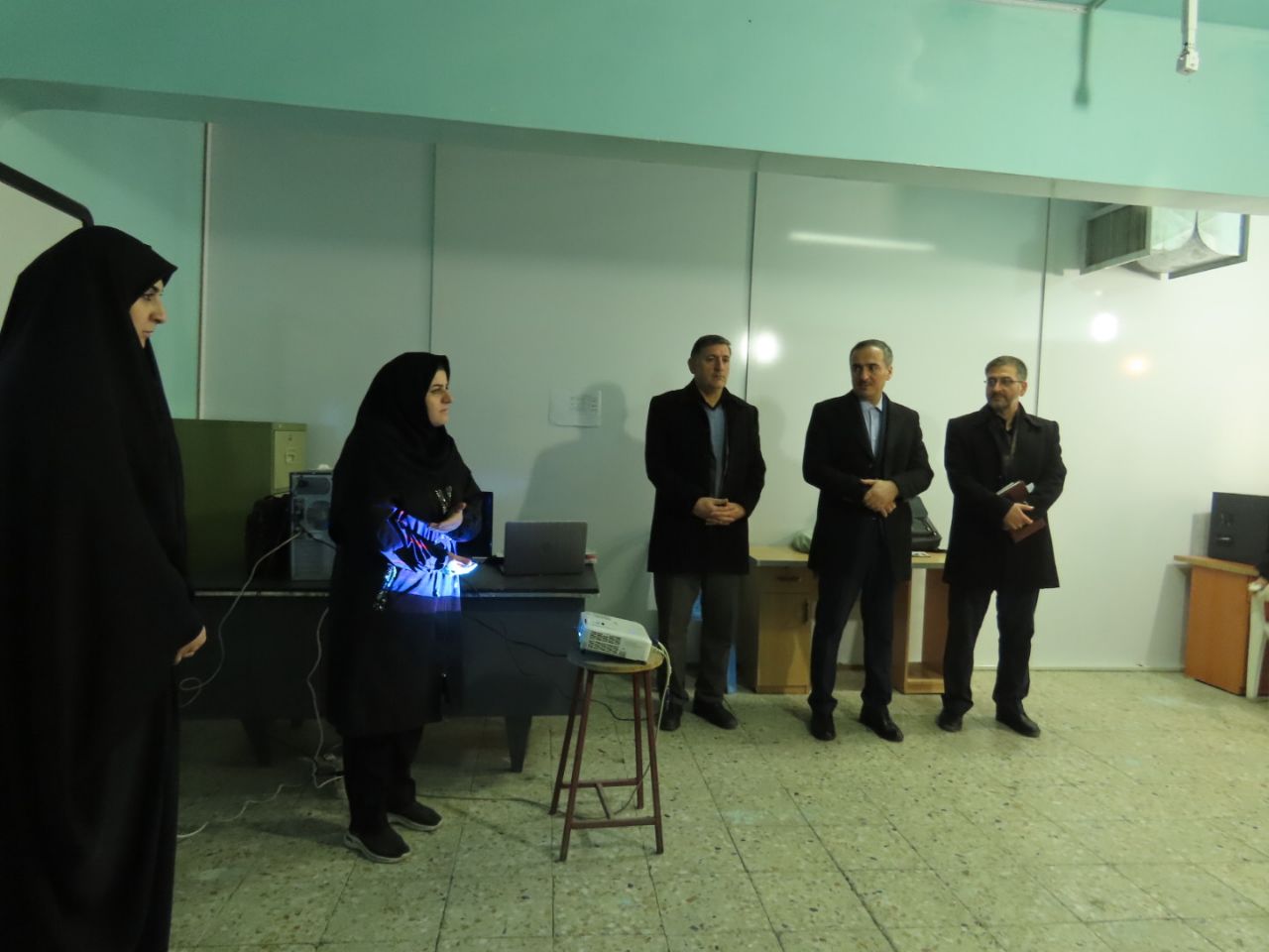 بازدید فرماندار شهرستان چایپاره از هنرستان حضرت زهرا