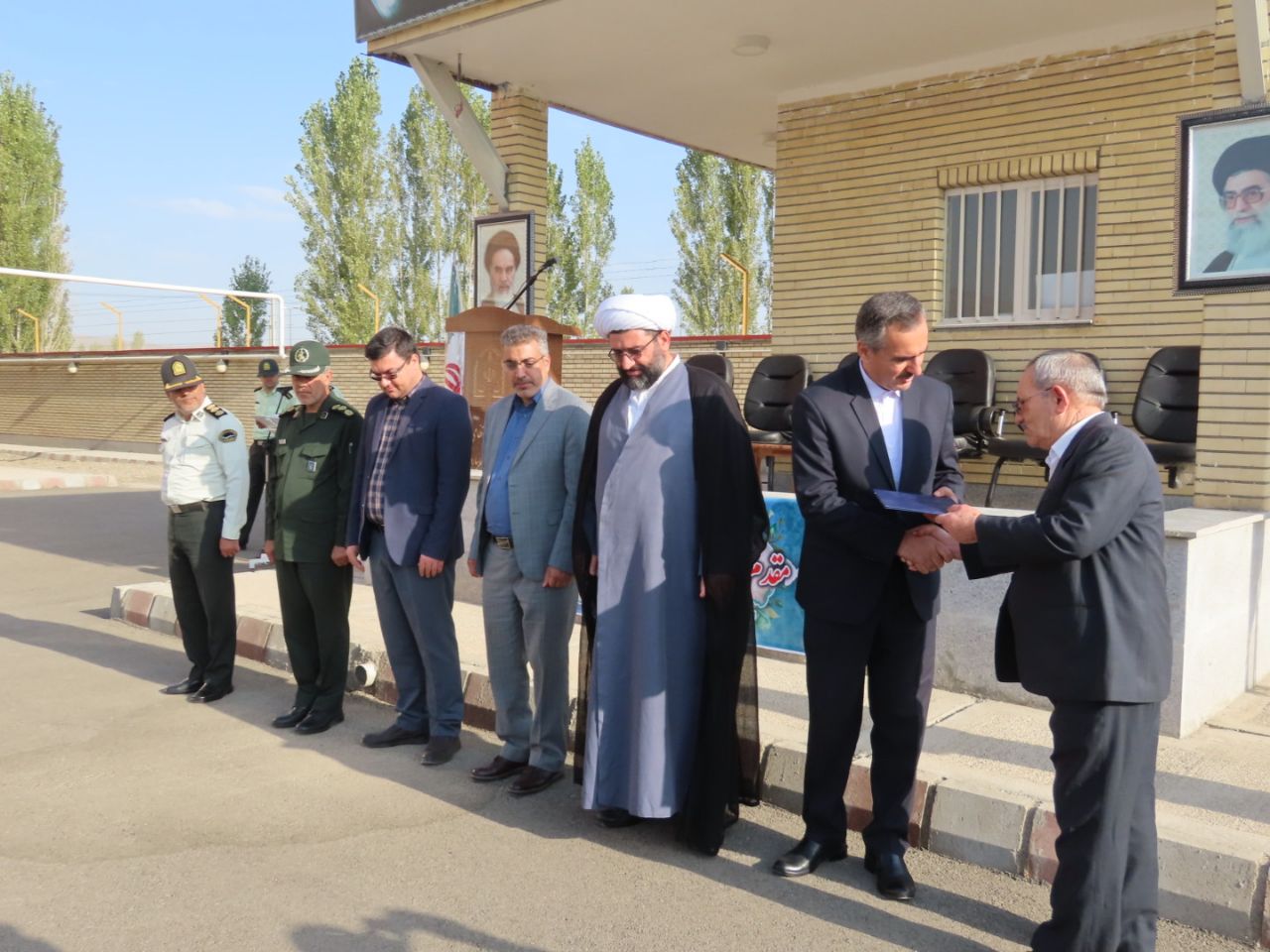 مراسم صبحگاه مشترک نیروهای نظامی ، انتظامی و بسیج در شهرستان چایپاره برگزار شد