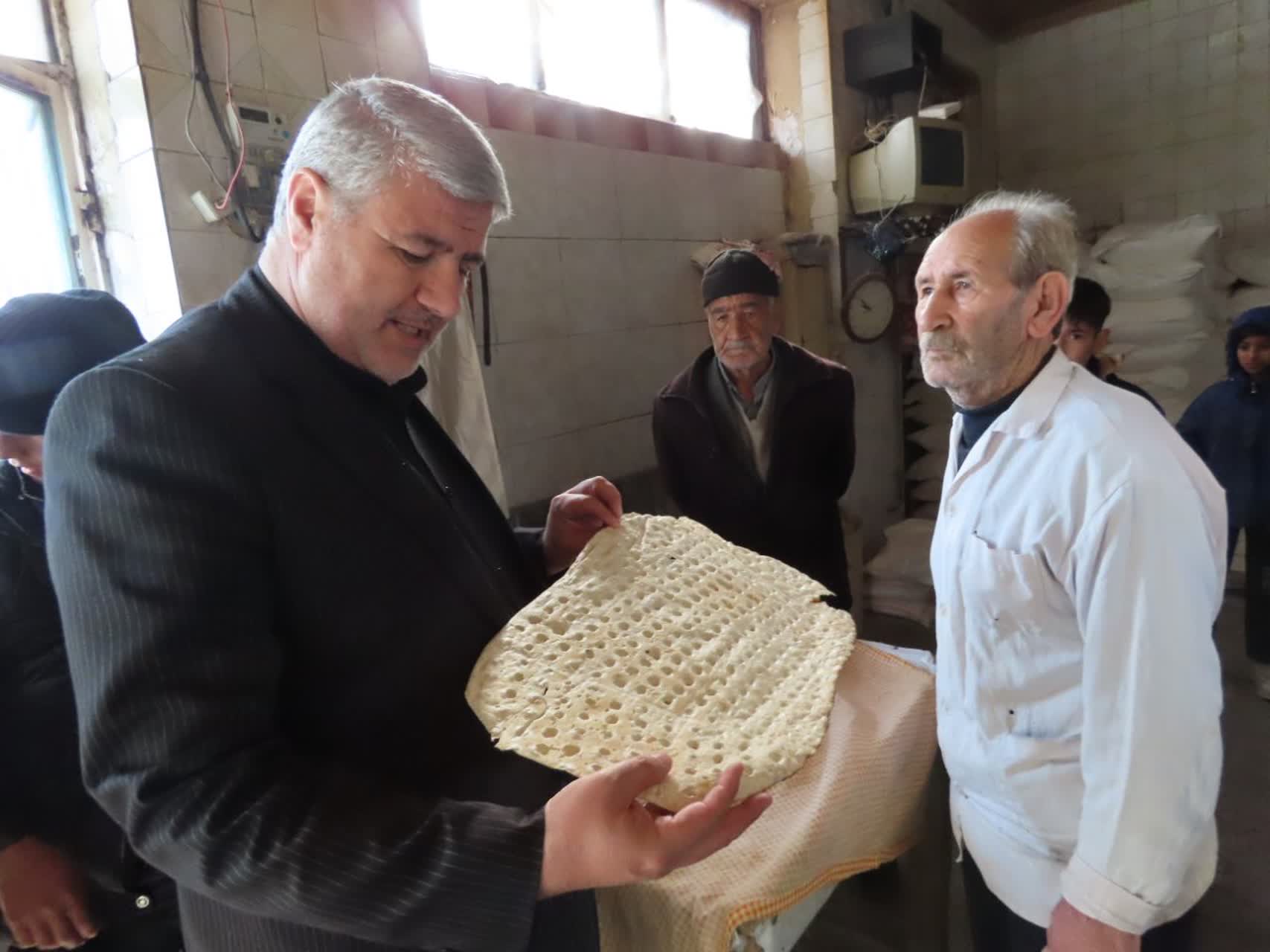 بازدید سرزده فرماندار چایپاره از واحدهای نانوایی شهری و روستایی