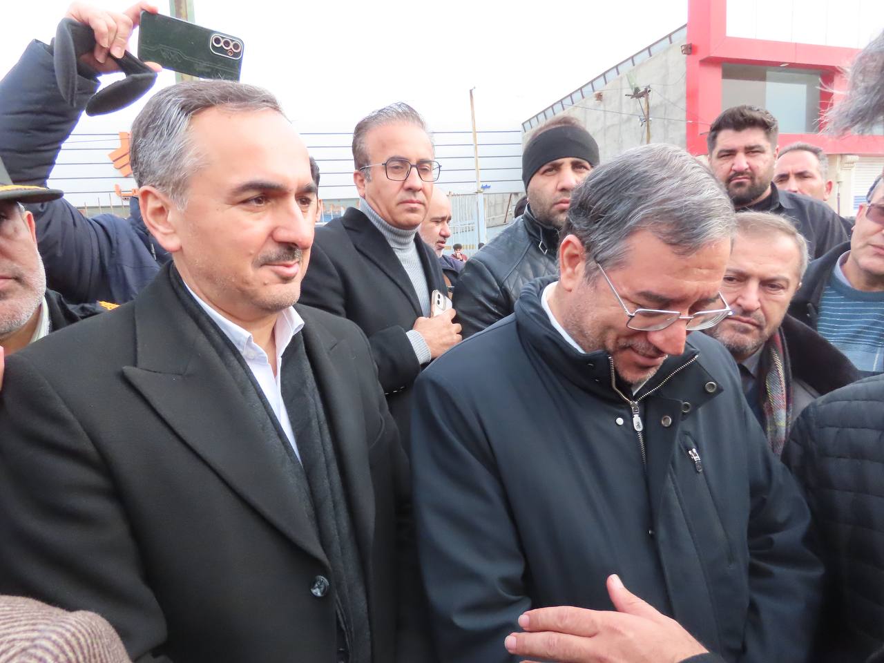 بازدید معاون امور مجلس رئیس جمهور و استاندار آذربایجانغربی از روند اجرای عملیات راهسازی سه راهی چایپاره