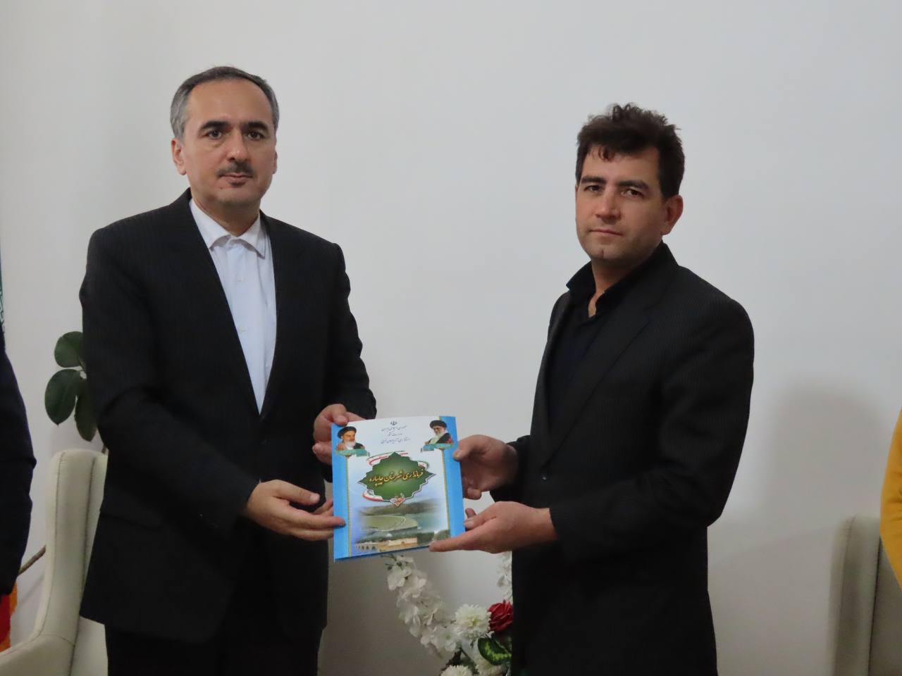 بازدید سرزده سعید شکورزاده فرماندار چایپاره از شهرداری حاجیلار
