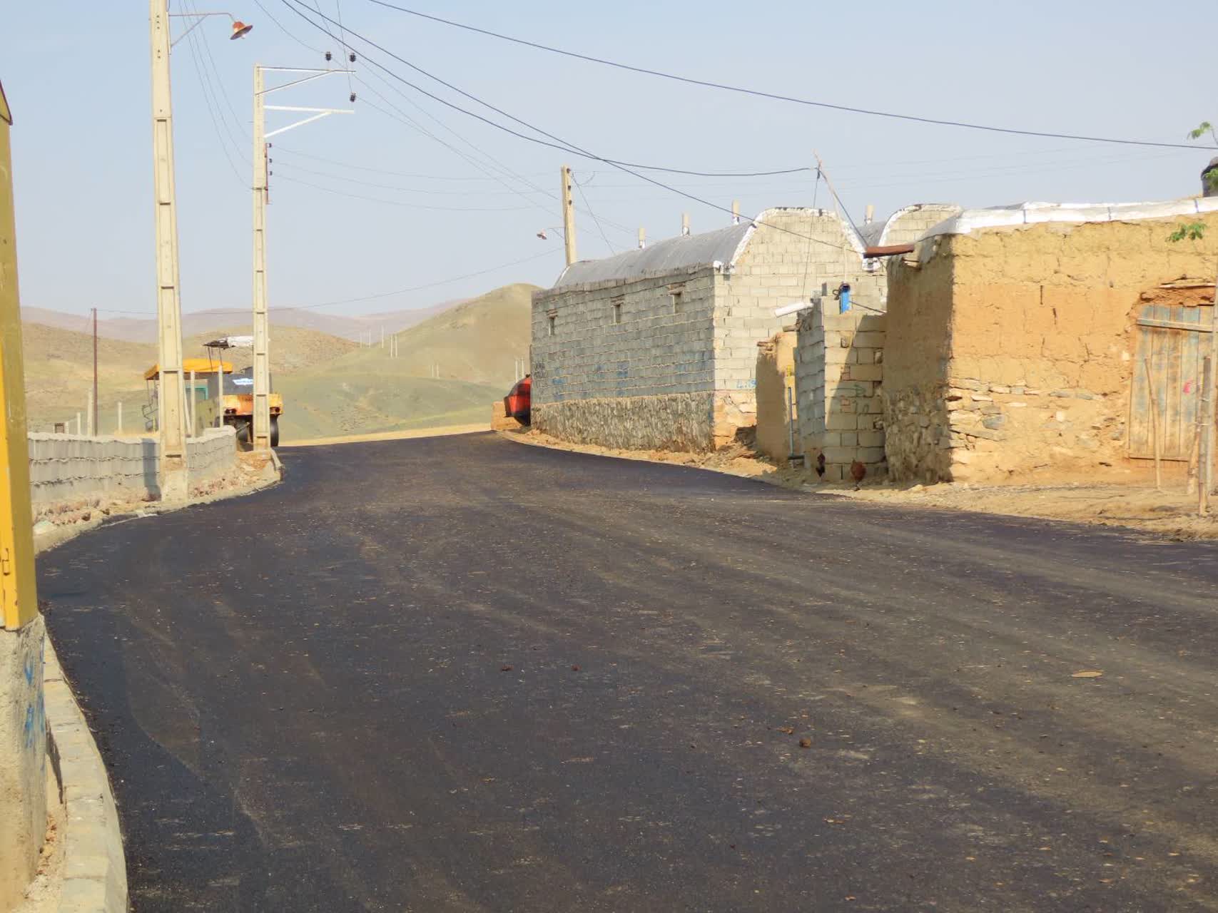 طرح عمرانی بهسازی و آسفالت معابر روستای آغمزار آماده افتتاح شد
