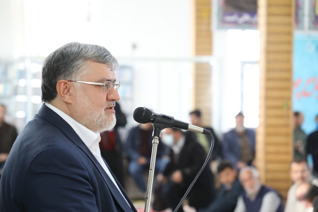 حضور محمدصادق معتمدیان استاندار آذربایجانغربی در جمع مردم روستای چورس