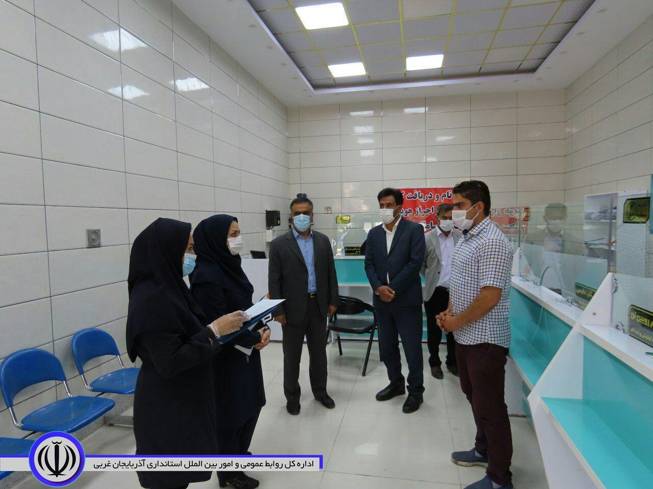 بازدید فرماندار از بانکهاو دفاتر پیشخوان در شهرستان چایپاره