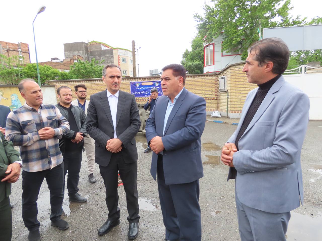حضور فرماندار در مدرسه طالقانی