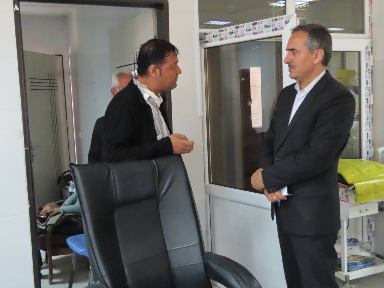 بازدید فرماندار شهرستان به صورت سرزده از مرکز دیالیز بیمارستان امام خمینی(ره)