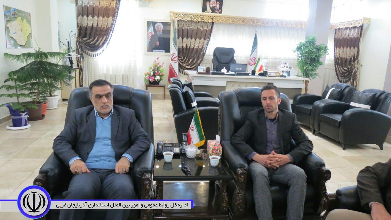 مراسم تجلیل از قهرمان و افتخار آفرین رشته ورزشی دو میدانی شهرستان چایپاره درمسابقات آسیایی برگزار شد.