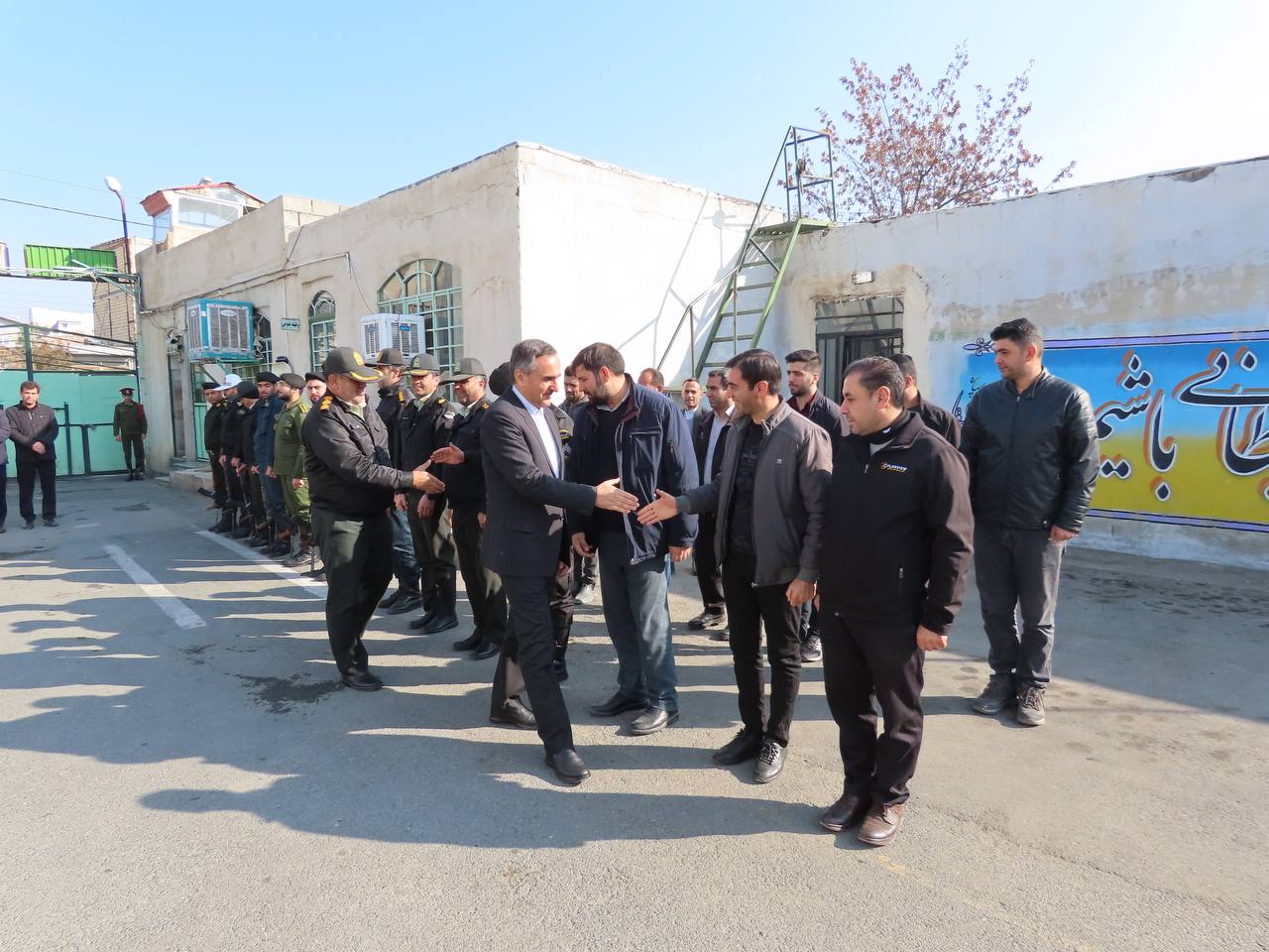 بازدید فرماندار از یگان عملیات انتظامی و پلیس مبارزه با مواد مخدر