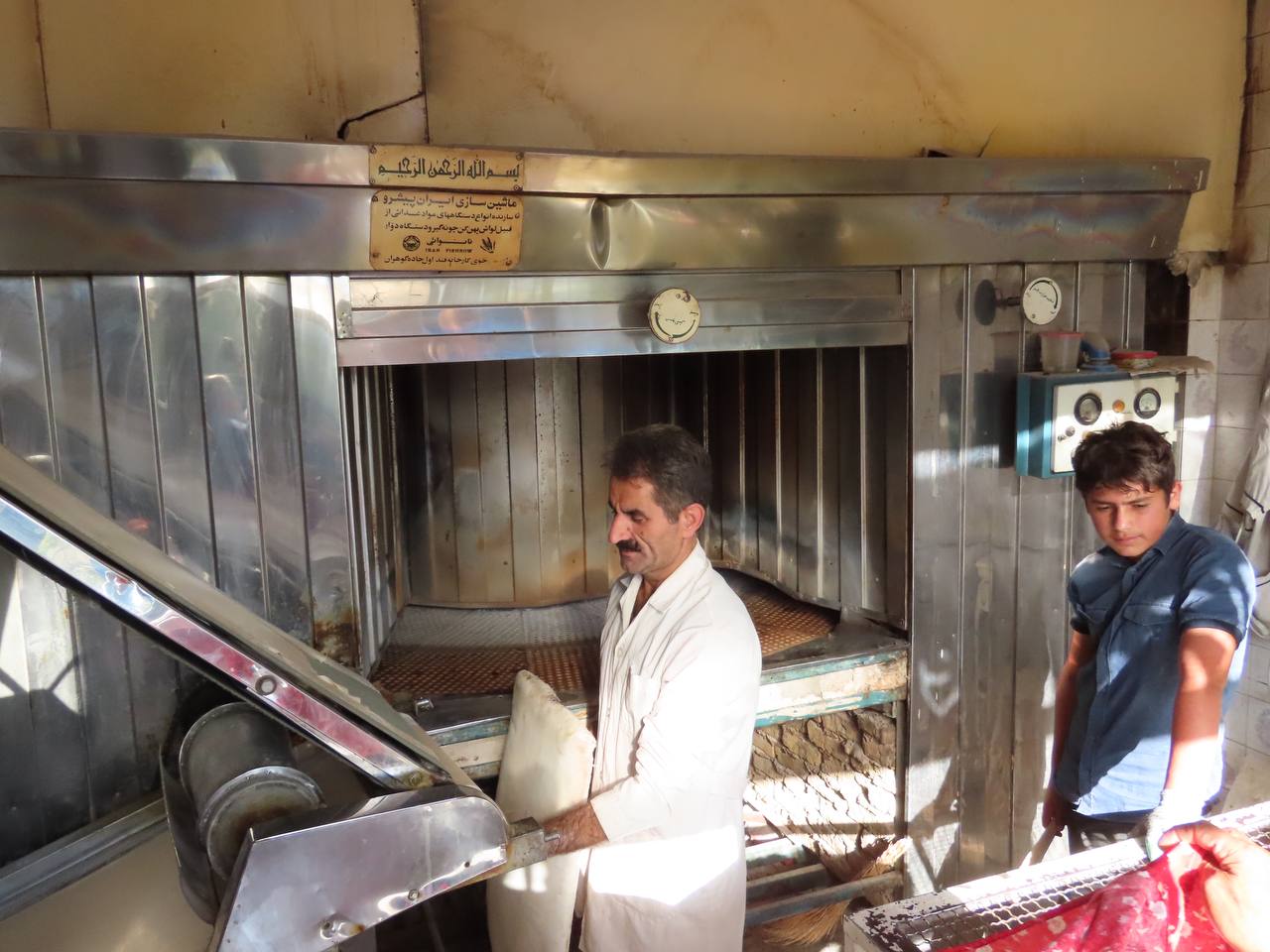 بازدید سرزده فرماندار از نانوایی در روستای چورس