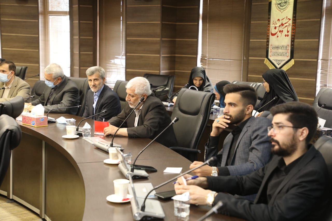 نشست محمدصادق معتمدیان استاندار آذربایجانغربی غربی با مدیران سازمانهای مردم نهاد فعال استان