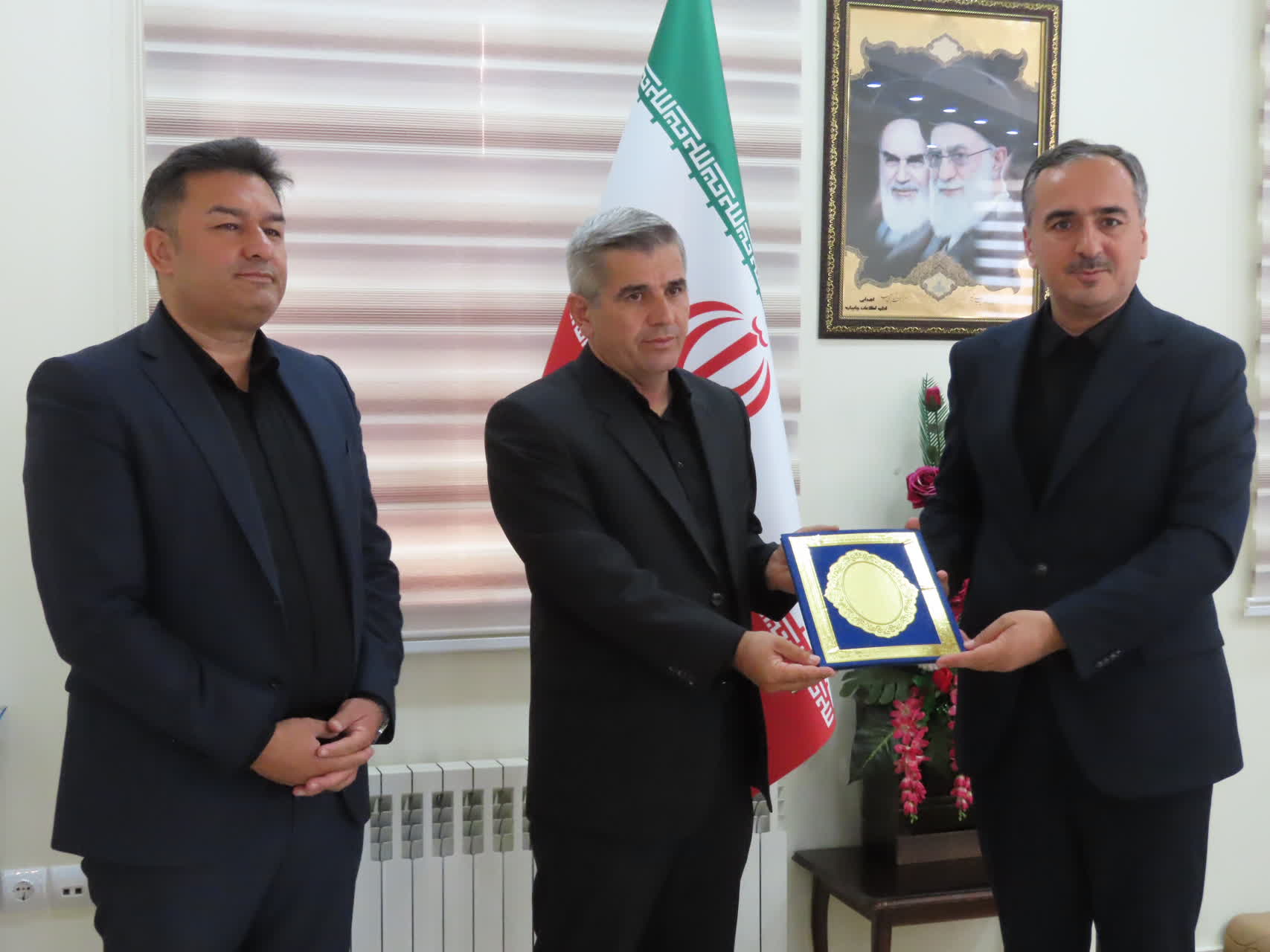 مراسم تکریم و معارفه سرپرست امور آب و فاضلاب شهرستان چایپاره