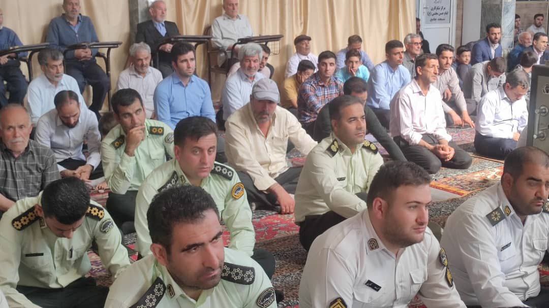 برگزاری نماز عبادی سیاسی جمعه با حضور فرماندار شهرستان چایپاره