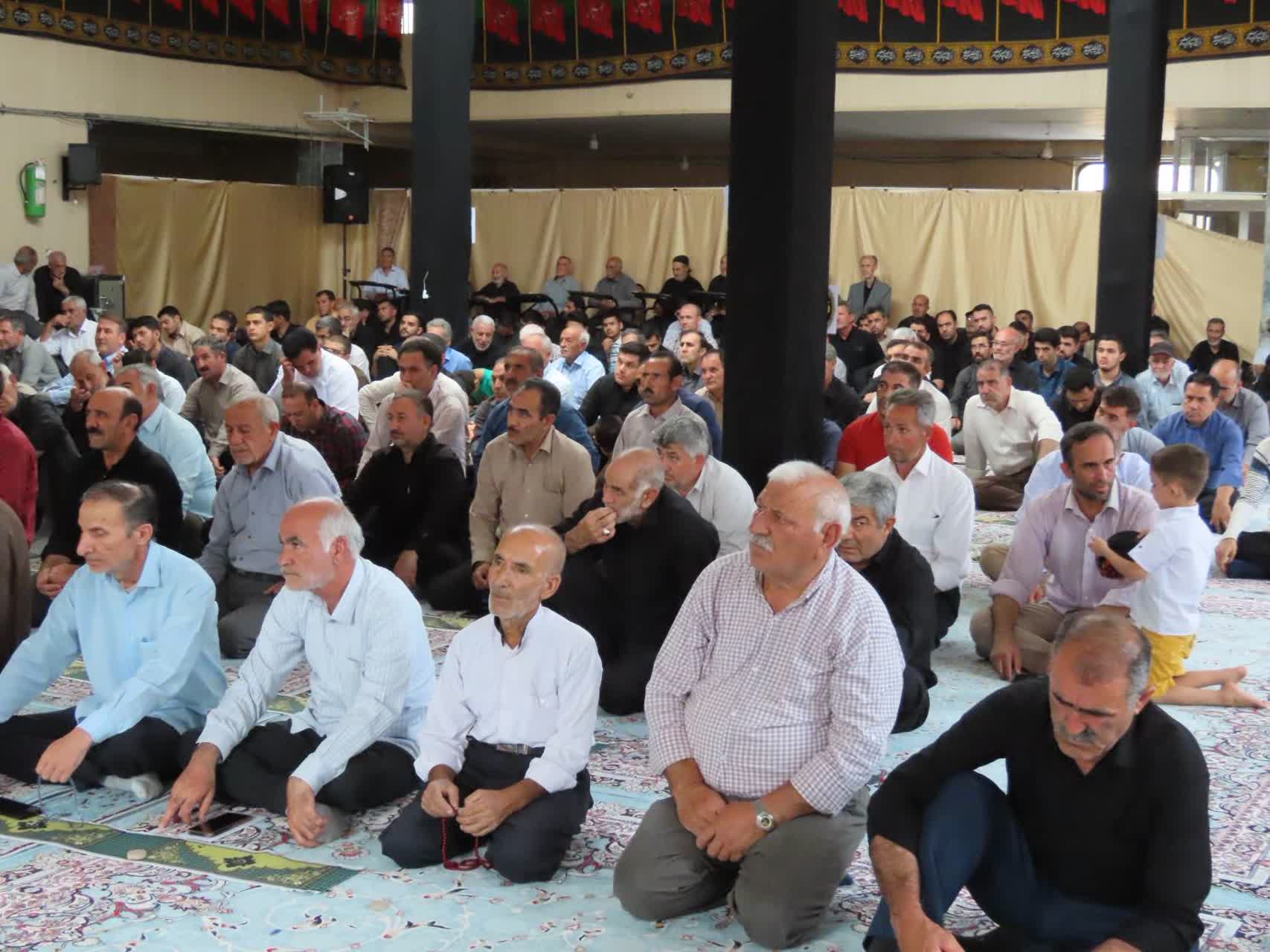 سخنرانی رضا اقلیمیان فرماندار شهرستان چایپاره پیش از خطبه های نماز جمعه