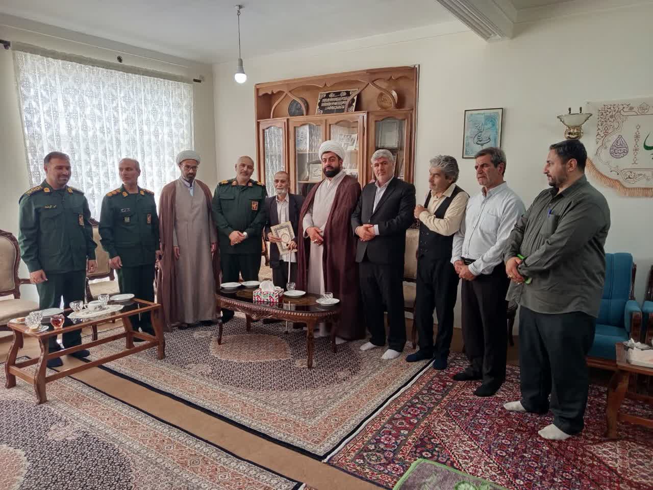 تجلیل از مقام شامخ خانواده شهداء