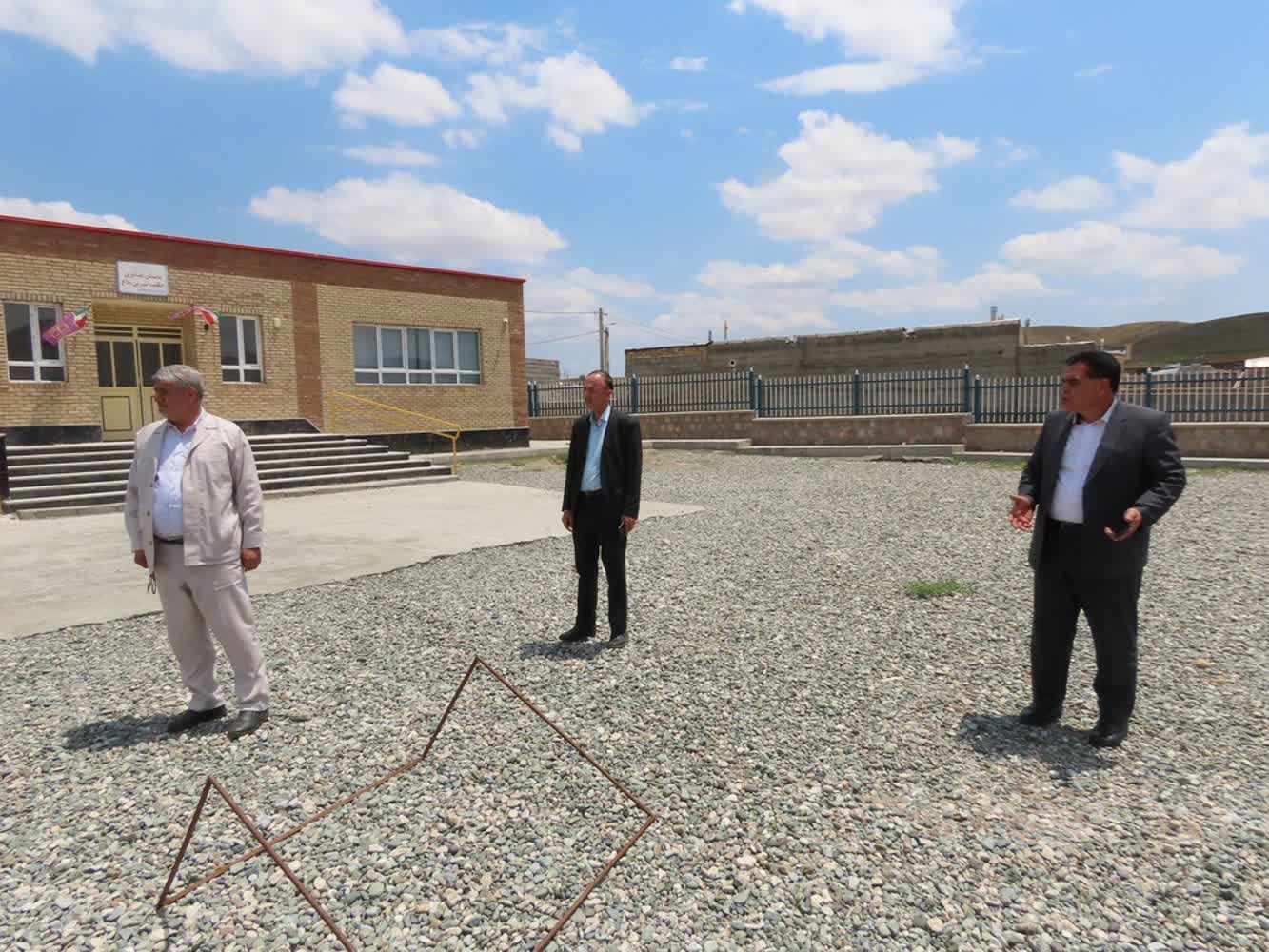 بازدید فرماندار چایپاره از مدرسه عشایری حکمت روستای شیرین‌بلاغ