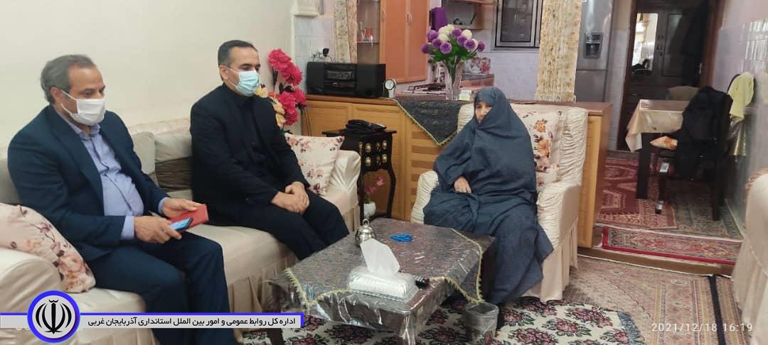 دیدار و تکریم از خانواده محترم شهداء در اولین روز کاری توسط فرماندار شهرستان