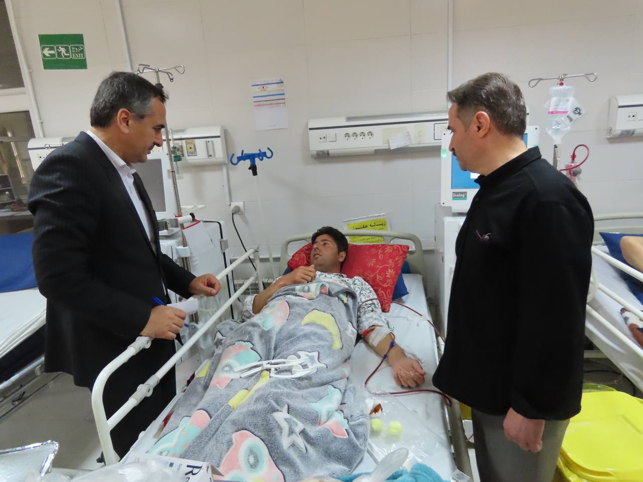 بازدید فرماندار شهرستان به صورت سرزده از مرکز دیالیز بیمارستان امام خمینی(ره)