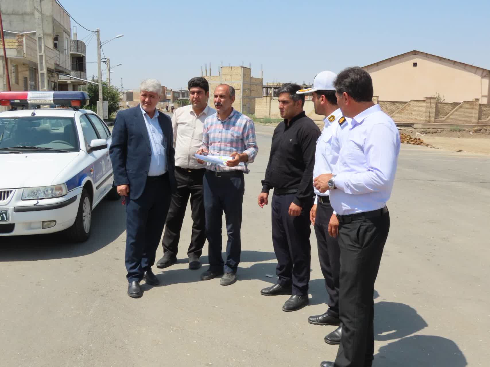 بازدید فرماندار از پروژه بازگشایی مسیر کمربندی