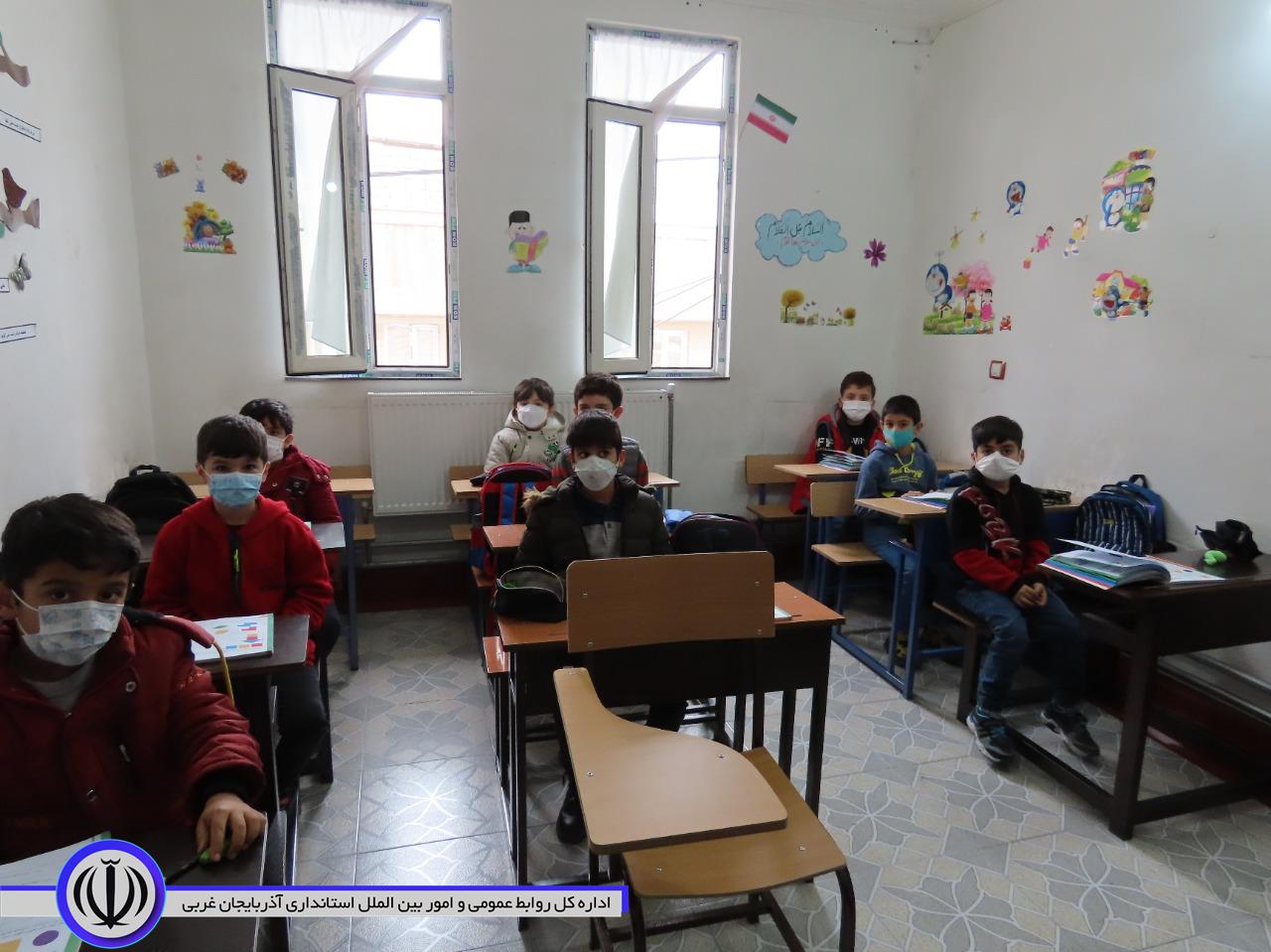 بازدید امینی فرماندار شهرستان از نحوه اجرای پروتکلهای بهداشتی در مدارس شهرستان چایپاره