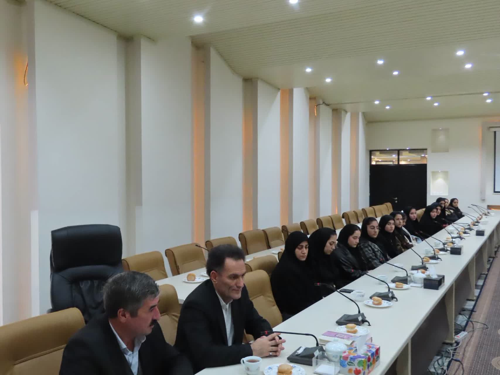 جلسه روسای شورای دانش‌آموزی مدارس شهرستان با فرماندار چایپاره؛ تأکید بر توسعه زیرساخت‌ها و تربیت مسئولیت‌پذیر در مدارس