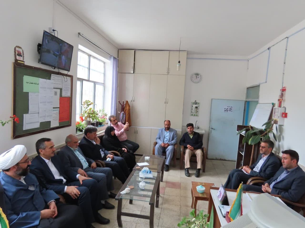 بازدید فرماندار شهرستان چایپاره از دبستان شهید احمدپور روستای چورس