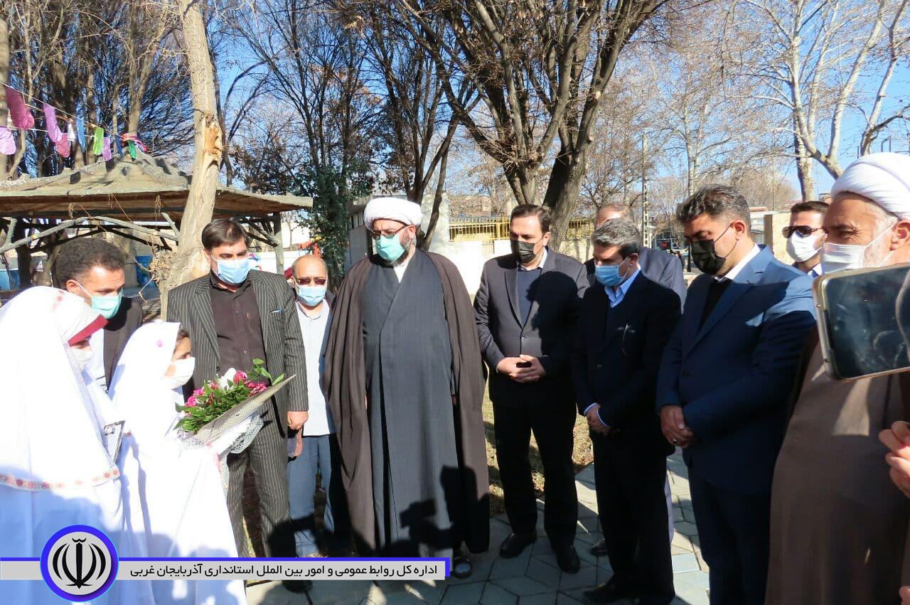 آئین گلباران به مقام شهدای گمنام باحضور استاندار آذربایجانغربی درشهرستان چایپاره