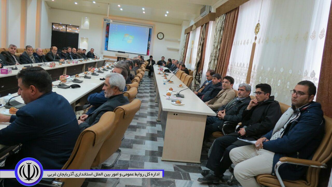 جلسه آموزش سر ناظران هیات نظارت انتخابات شهرستان با کمیته فن آوری اطلاعات با موضوع آشنائی با دستگاه احراز هویت برگزار شد.