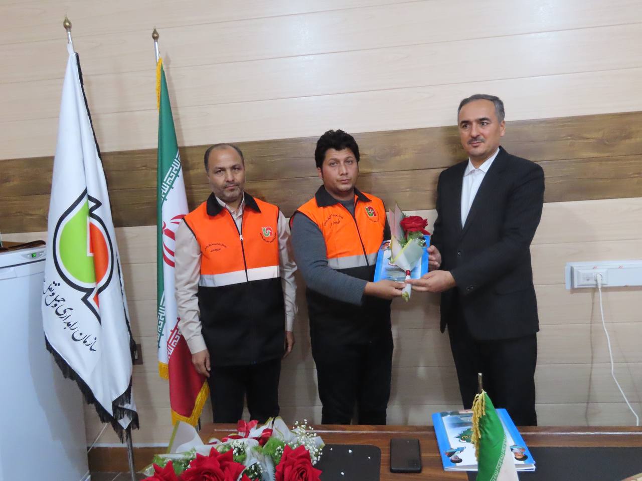 تجلیل فرماندار از راهداران شهرستان چایپاره