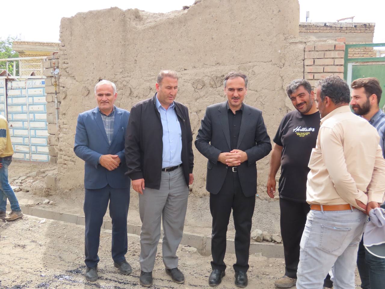 بازدید فرماندار از روند آسفالتریزی معابر سطح روستای کسیان