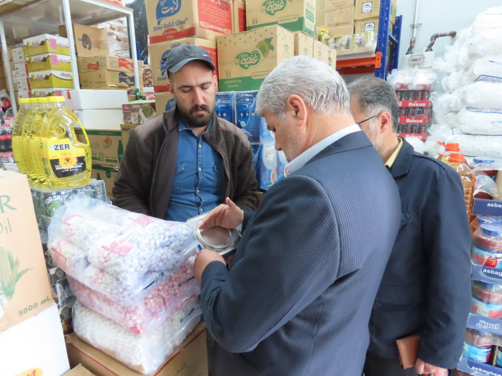 بازدید سرزده فرماندار چایپاره از سطح بازار شهرستان