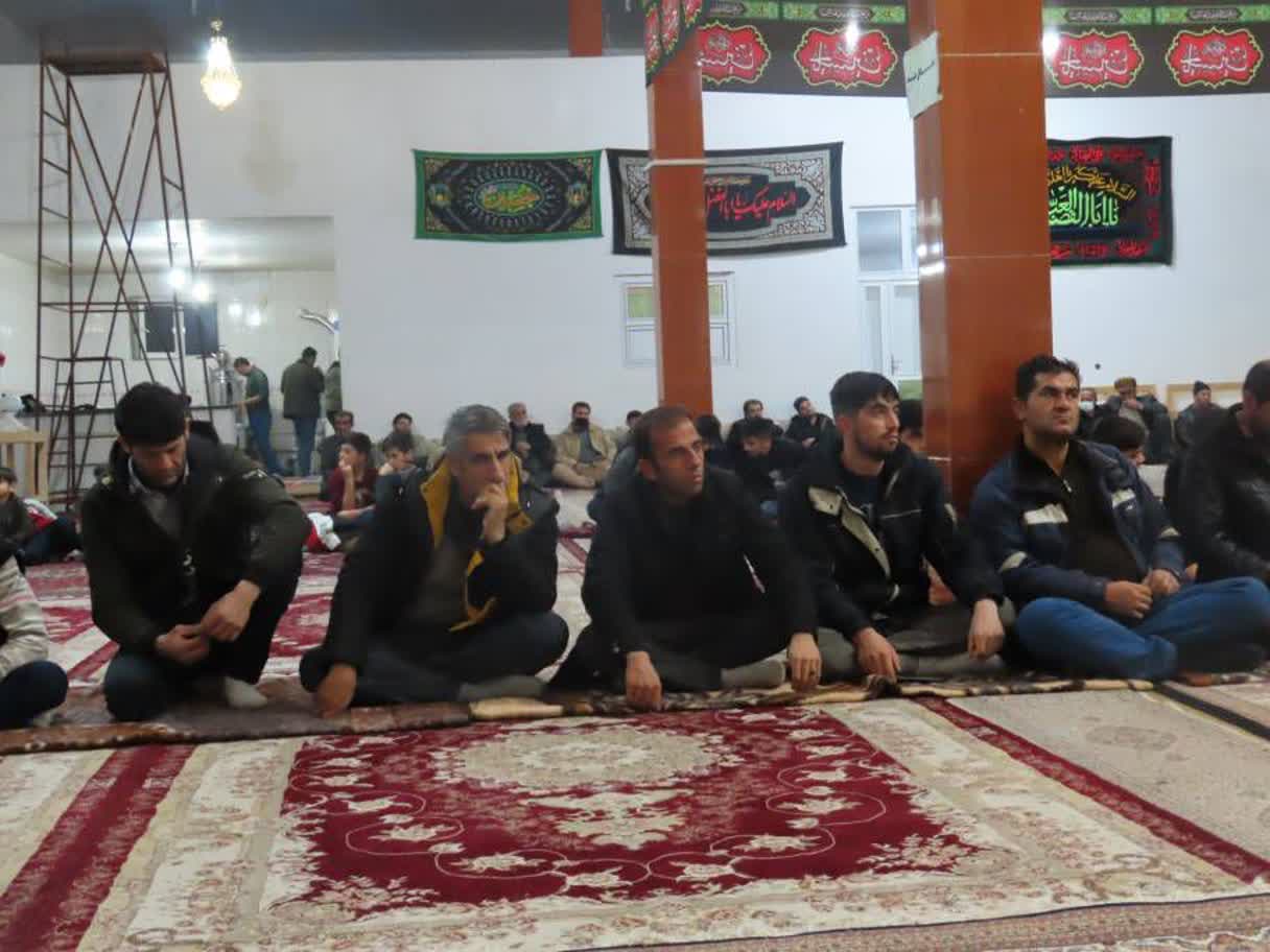 حضور فرماندار چایپاره در مراسم ایام فاطمیه در روستای خانقاه چورس