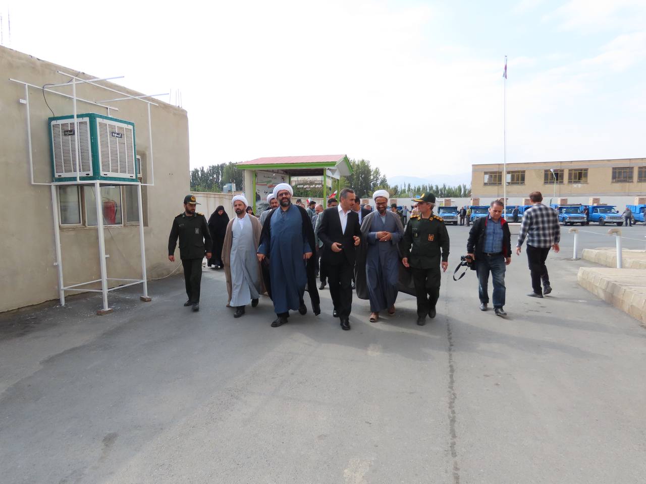 مراسم اهداء جهیزیه نوعروسان خانواده های مددجو