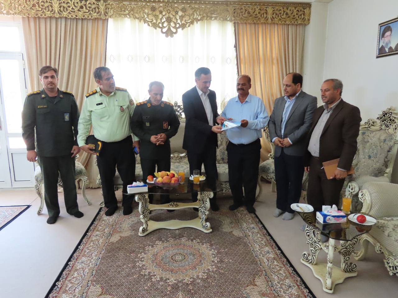 دیدار فرماندار چایپاره با آزادگان سرافراز