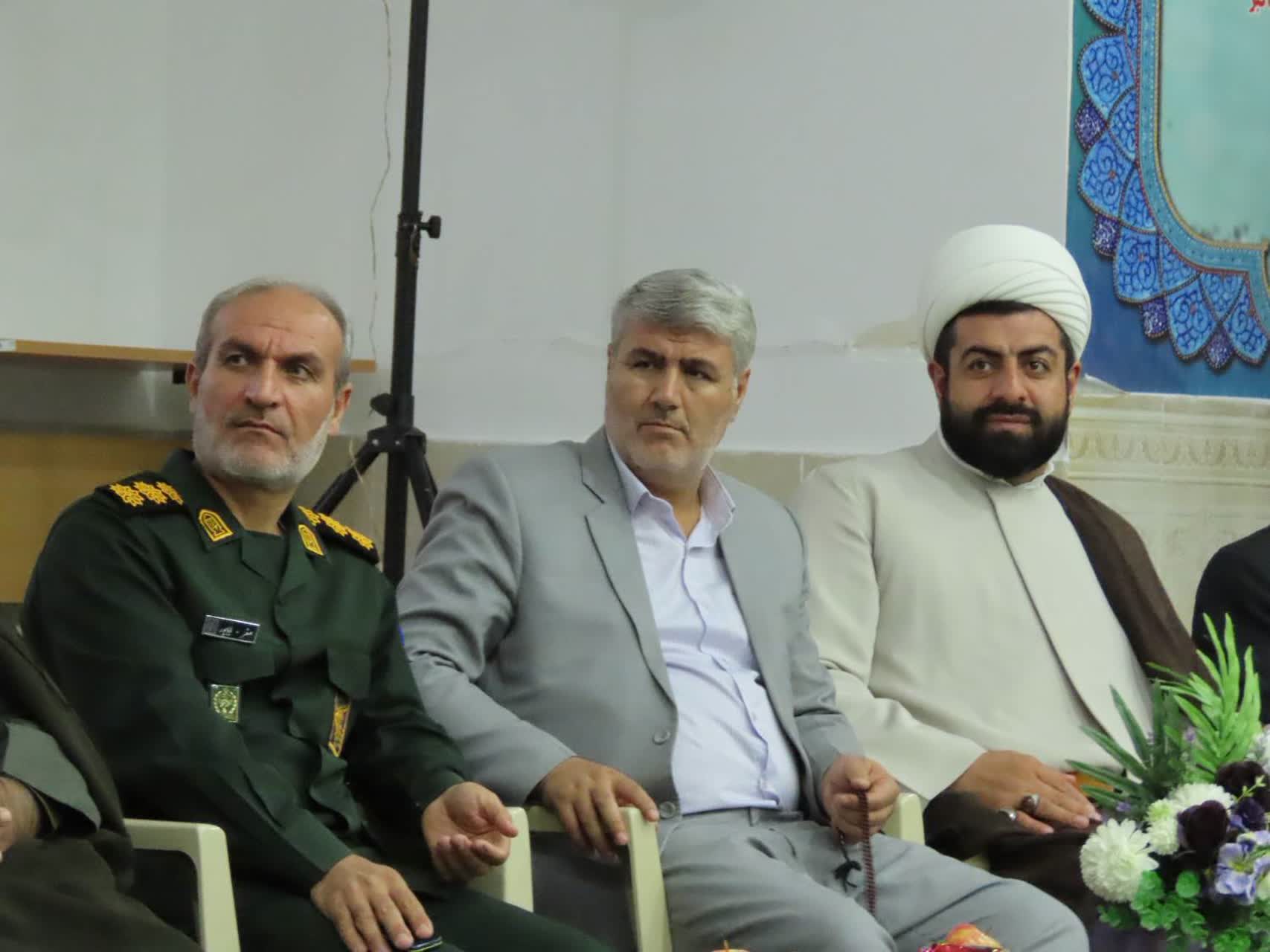 برگزاری مراسم شب شعر به مناسبت هفته دفاع مقدس