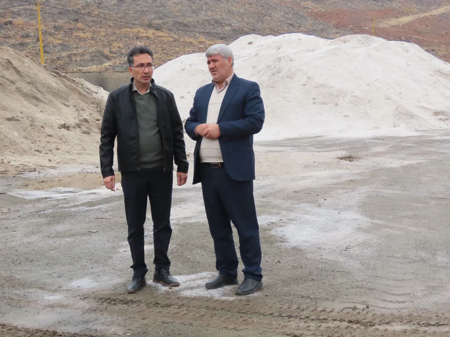 بازدید سرزده رضا اقلیمیان فرماندار چایپاره از اداره راهداری و بررسی آمادگی زمستانی راهداران