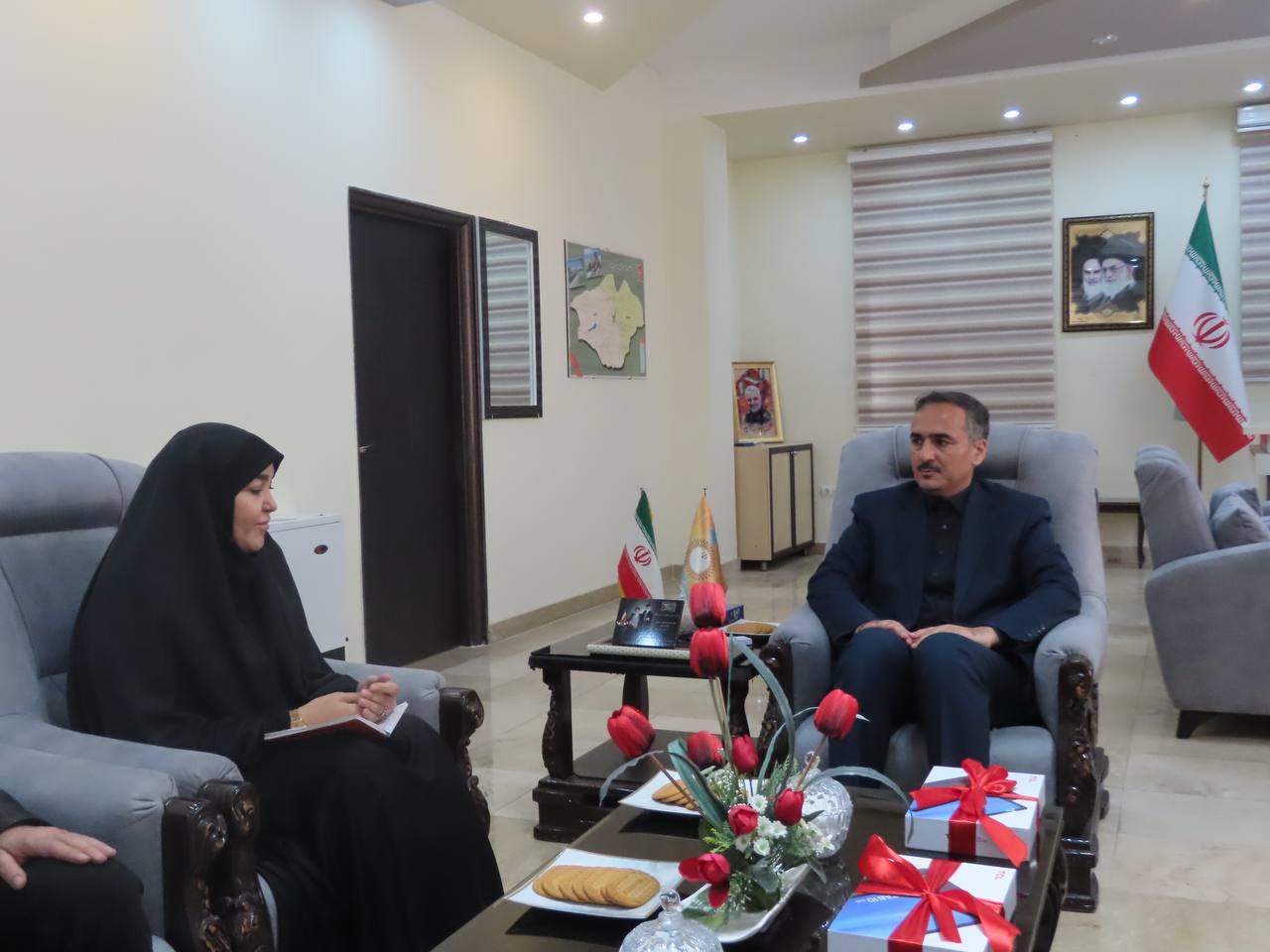 دیدار فرماندار با دانش آموزان توانخواه