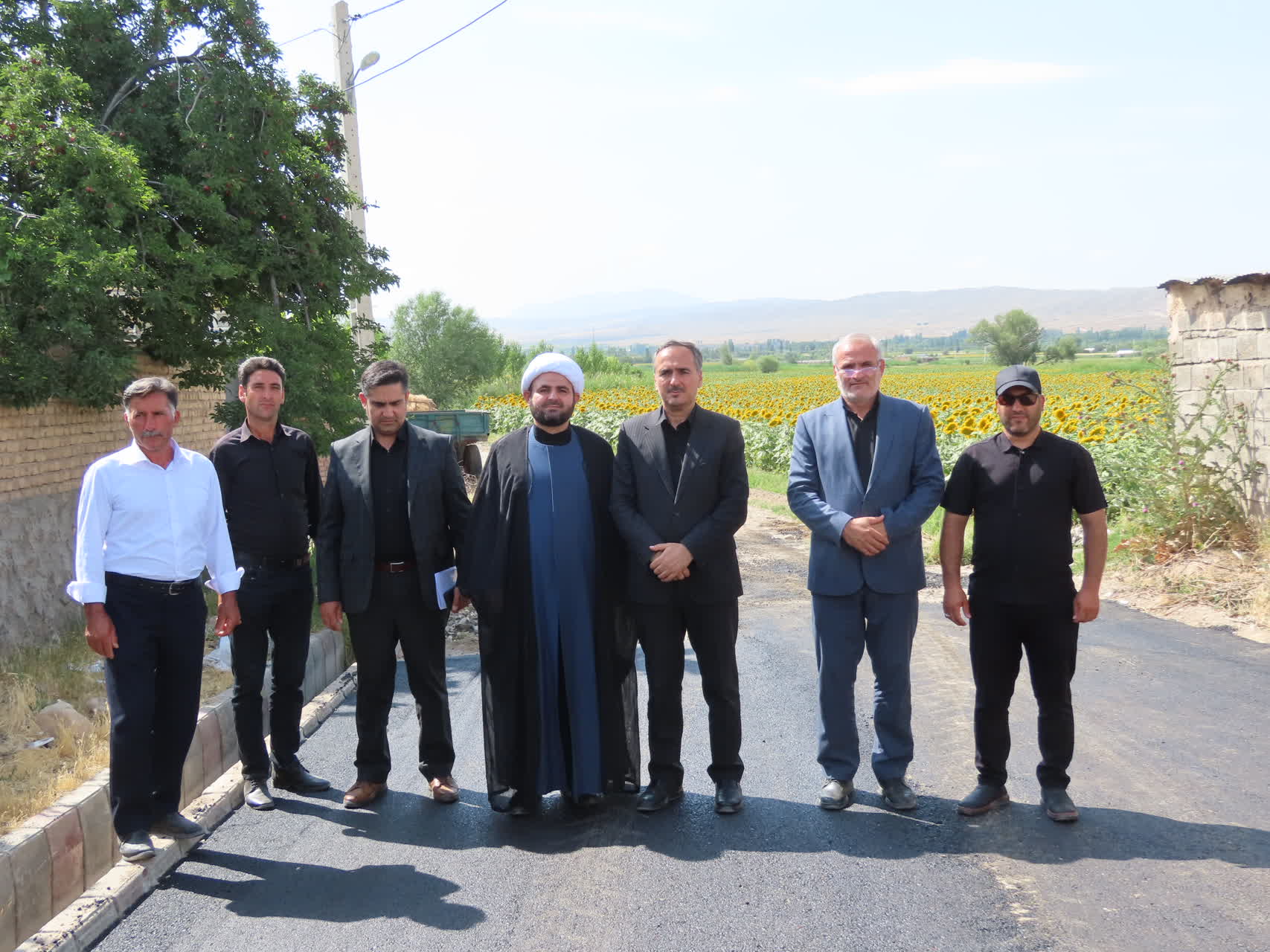 طرح عمرانی بهسازی و آسفالت معابر روستای مارقشه آماده افتتاح شد