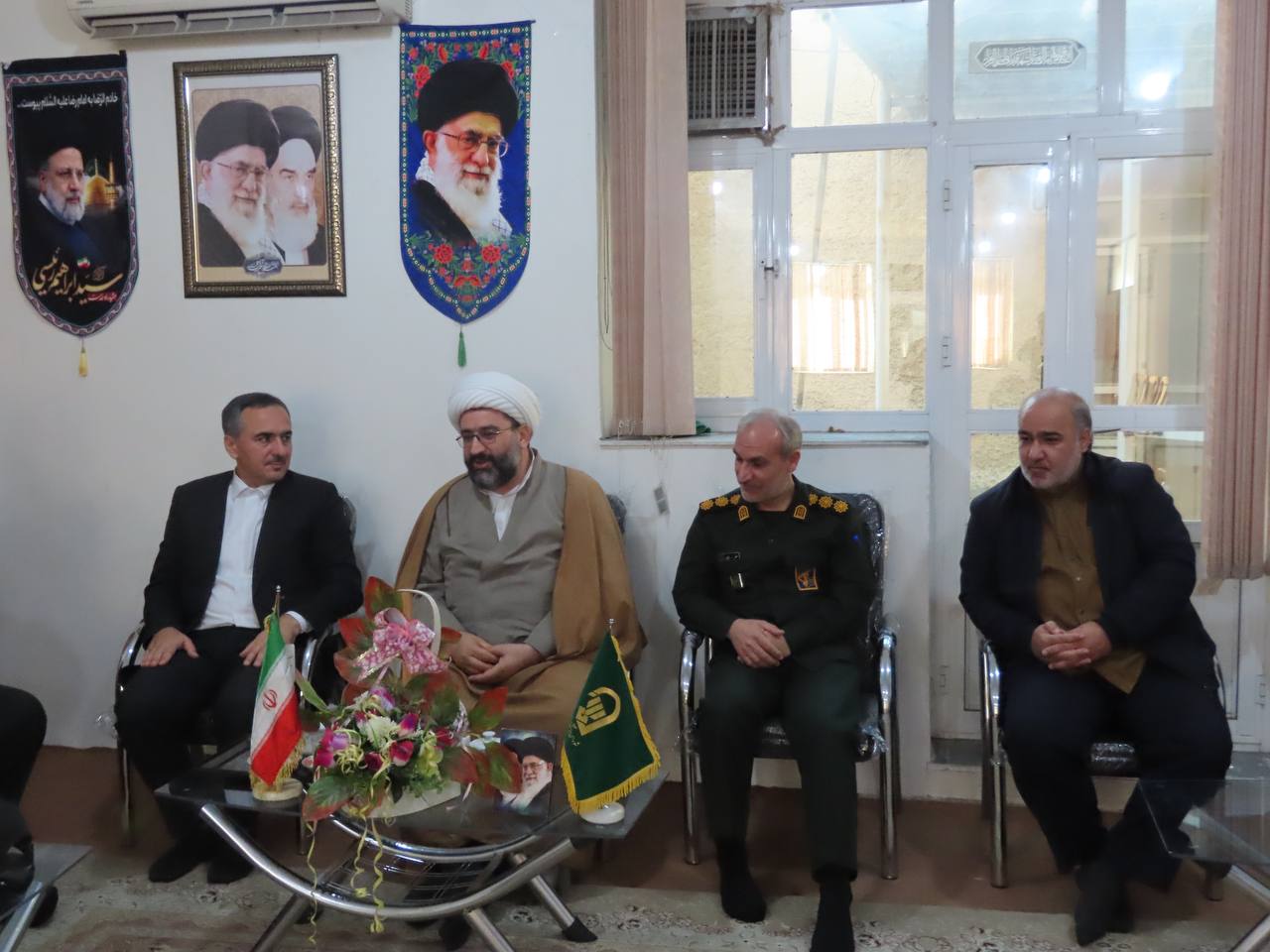 دیدار فرماندار و اعضای شورای تأمین شهرستان با امام جمعه سابق چایپاره و امام جمعه جدید شهرستان پلدشت