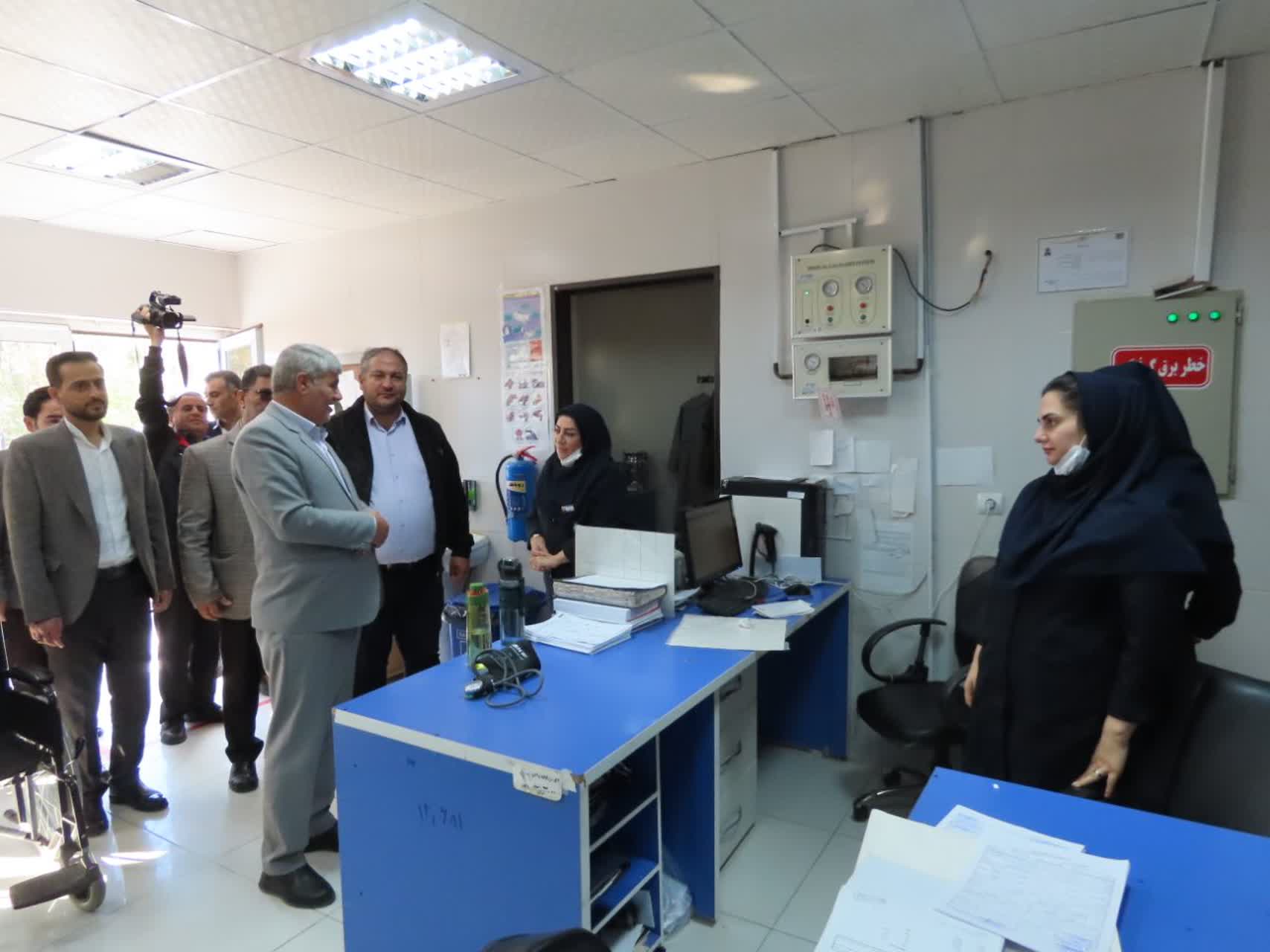 آیین تجلیل از پرستاران شهرستان چایپاره برگزار شد / تقدیر از تلاش ها و خدمات خالصانه و شبانه روزی کادر بیمارستان امام خمینی(ره)