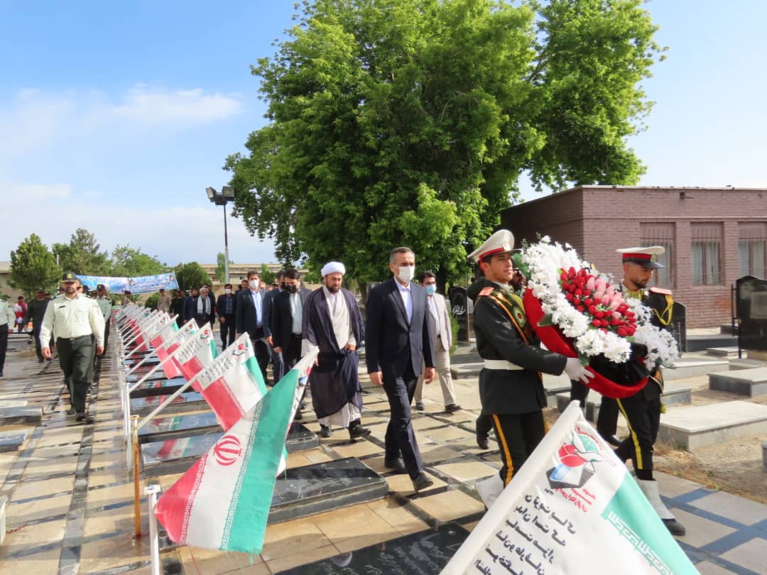 آئین غبارروبی مزار شهداء به مناسبت گرامیداشت سالروز آزاد سازی خرمشهر