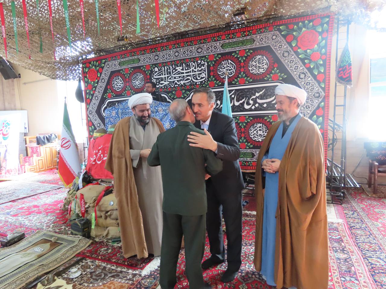 برپایی نماز عبادی سیاسی جمعه 2 آذرماه 1403 شهرستان چایپاره، به امامت حجت الاسلام و المسلمین رسول جمشیدی امام جمعه و با حضور مردم مومن و مسئولین شهرستان چایپاره در مسجد جامع شهر قره ضیاءالدین برگزار شد