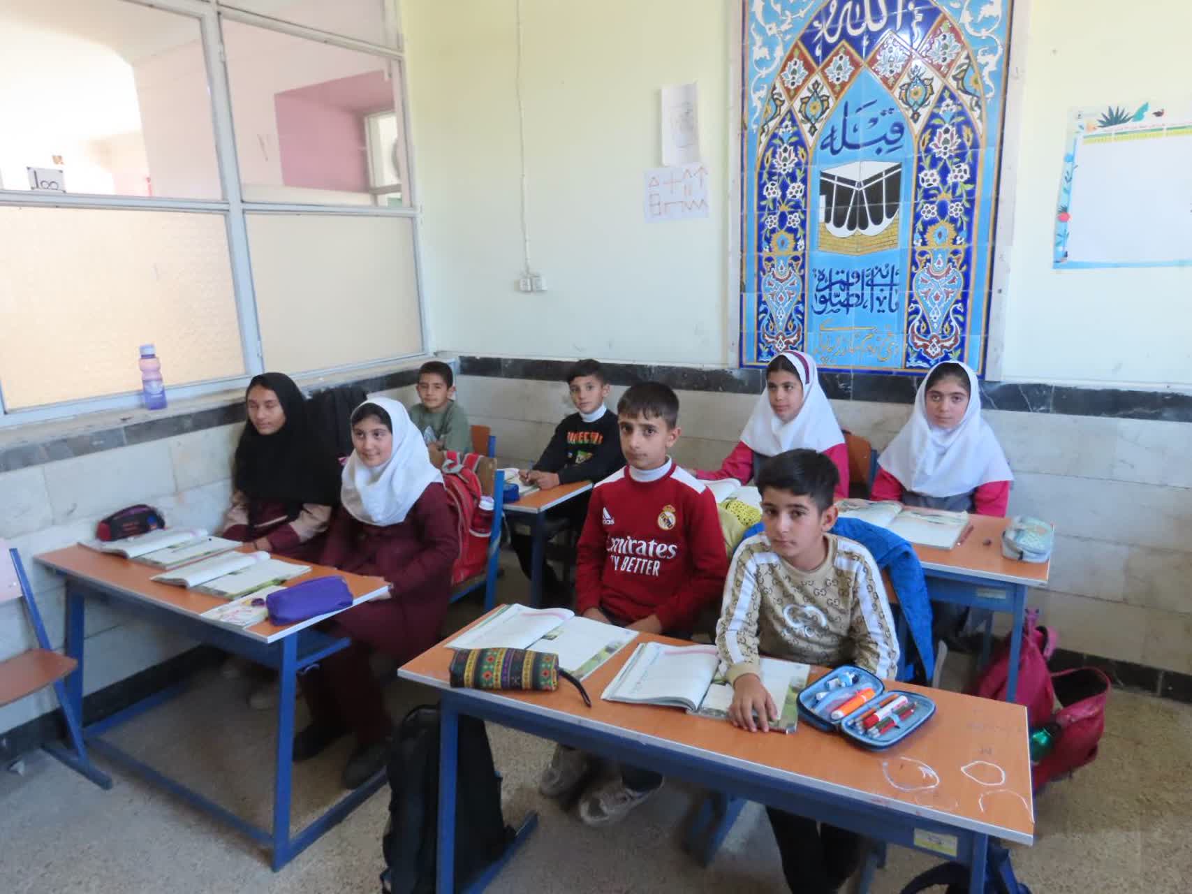 بازدید فرماندار شهرستان چایپاره از مدرسه تربیت روستای الهوردی کندی